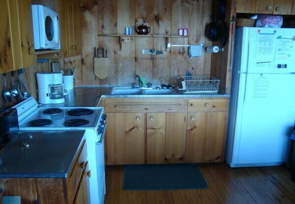 Pijiki Kitchen in main cabin.