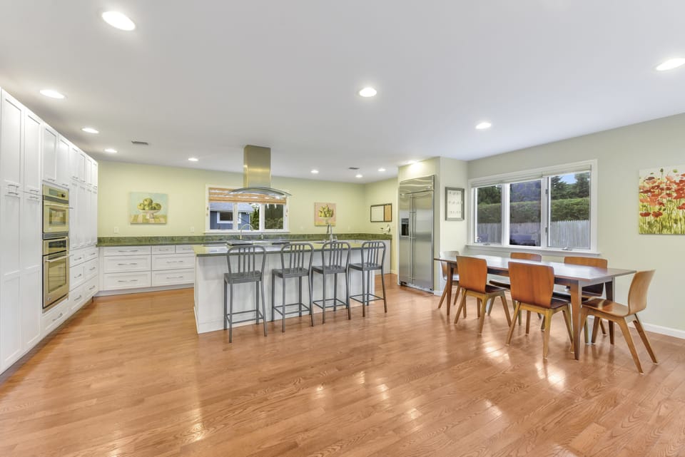 Center Island Dining Table Seating for Six