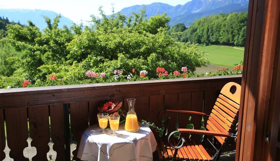 Ferienwohnung 4 Zwiesel,70qm OG,1 Schlafraum,Wohn-/Schlafraum, sep. Küche,Dusche/WC extra, Balkon,Sat-TV,WLAN,max.2 Personen Apartment in Berchtesgadener Land