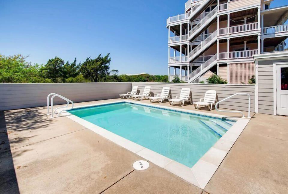 surf-or-sound-realty-mertle-cove-853-pool-2