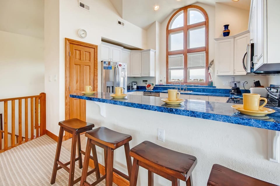 Surf-or-Sound-Realty-Mertle-Cove-853-Kitchen-2