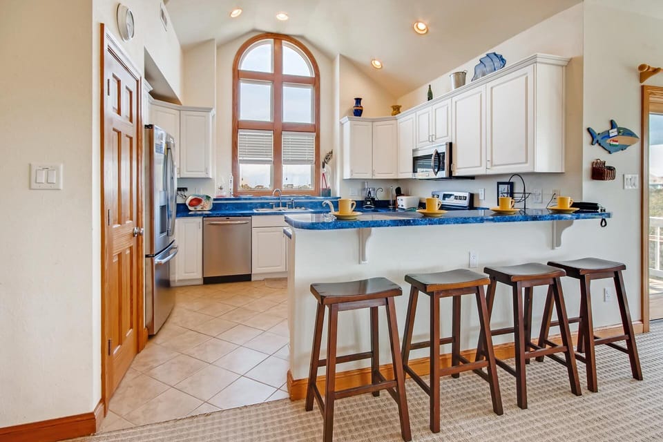 Surf-or-Sound-Realty-Mertle-Cove-853-Kitchen