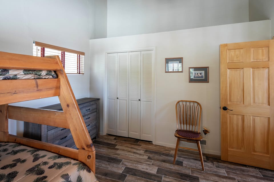 Catalpa Vista Bedroom 4 Upstairs Dresser - Catalpa Vista Bedroom 4 Upstairs Dresser