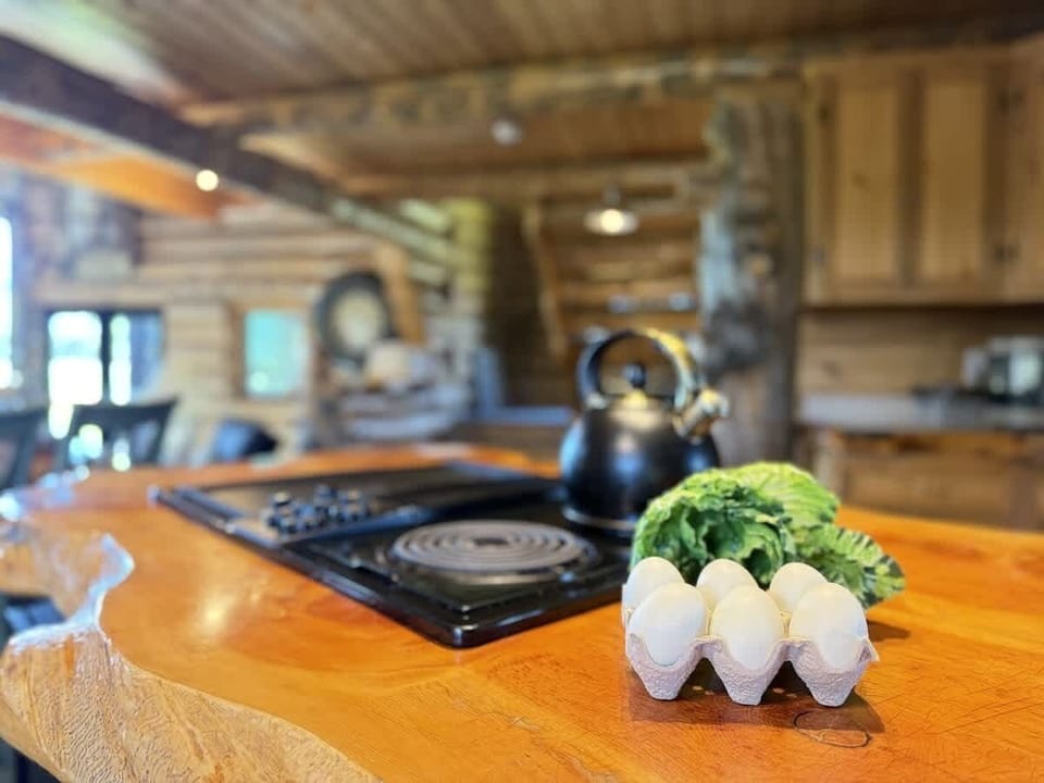 Get ready to cook in this well equipped kitchen.