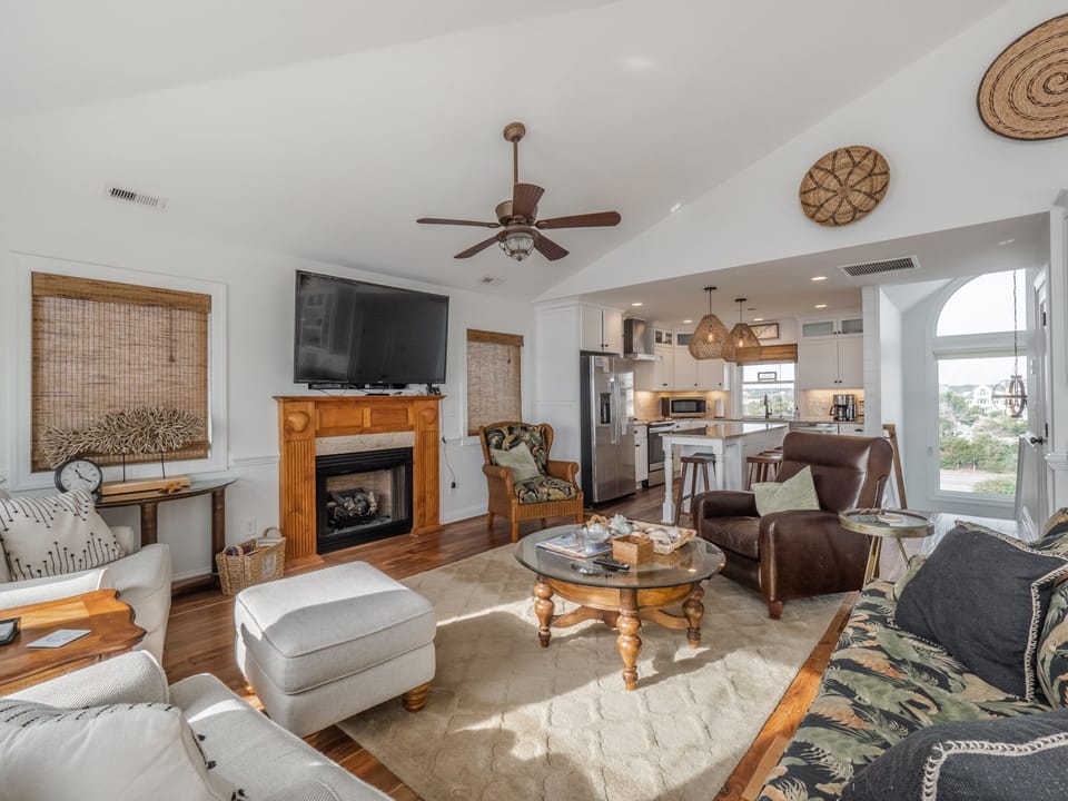 Living Area - Smart TV + Deck Access - Second Floor