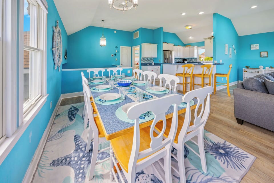 Surf or Sound Realty - 452 - Isle Be Breezy - Dining Area -2
