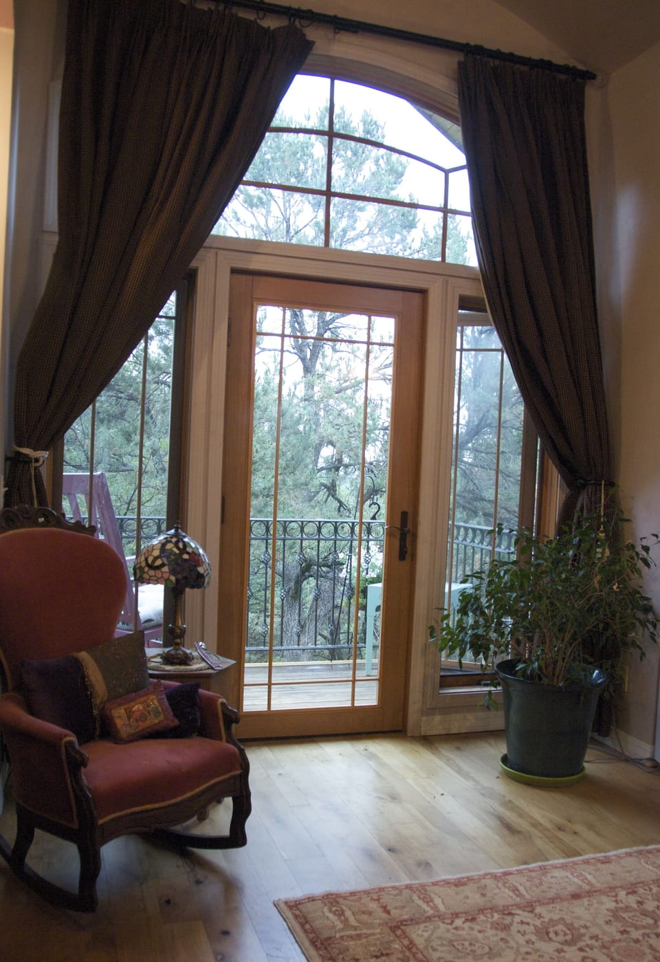 Master bedroom door to balcony