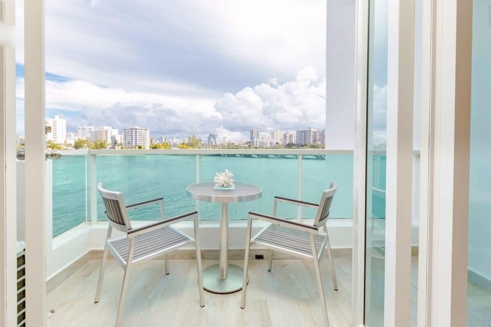 Stunning balcony furniture to enjoy the views