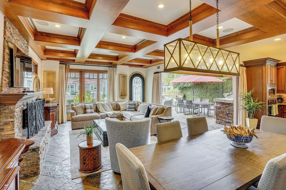 Dining Area | Main Level