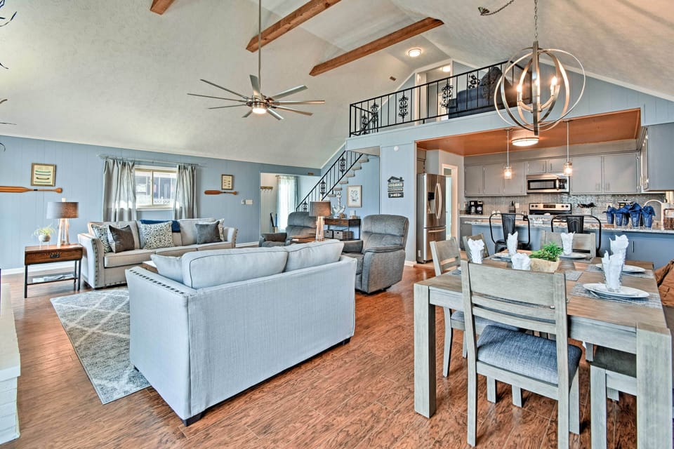 Living Room | Free WiFi | Central Heating | Satellite TV | Gas Fireplaces