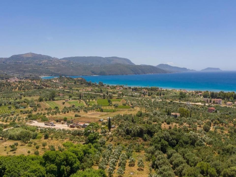 Region [summer] (>5 km)