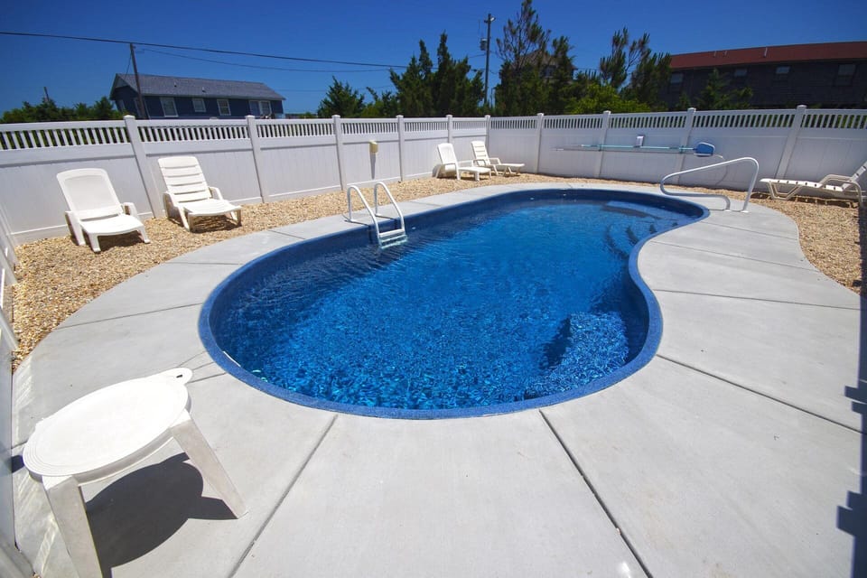 Surf-or-Sound-Realty-Simply-Irresistible-284-Pool