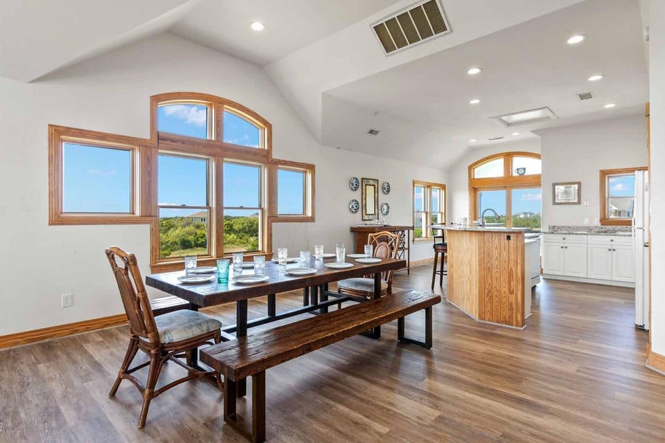 Surf-or-Sound-Realty-852-Sea-Creature-Dining-Area-1