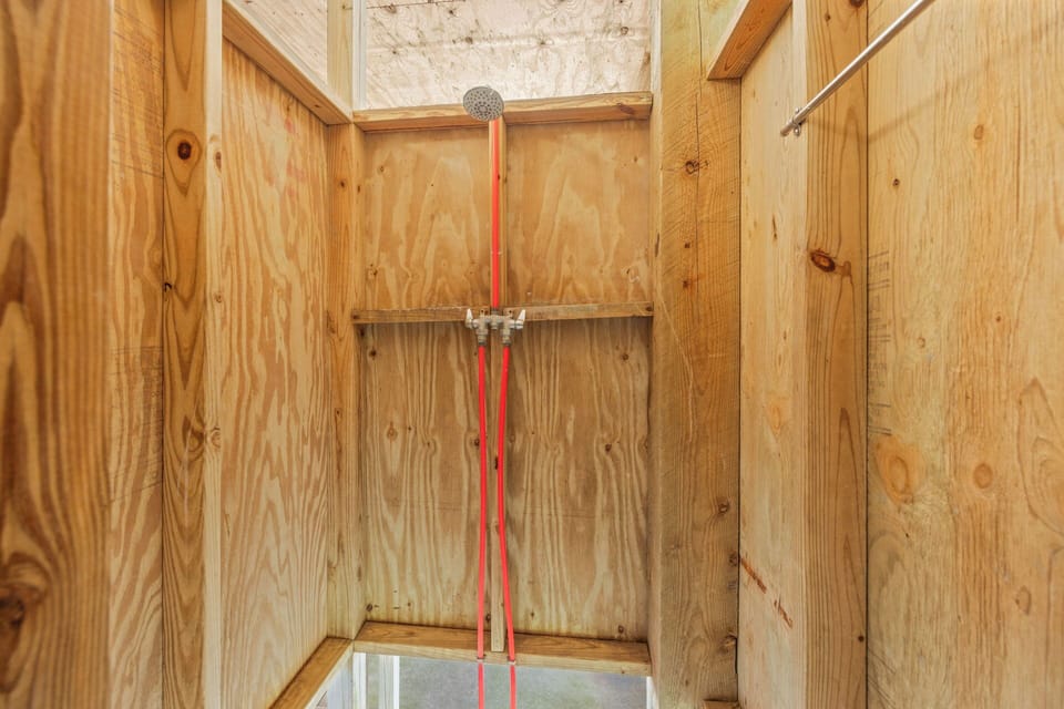 Surf or Sound Realty - 189 - Hatteras Blast - Outdoor Shower