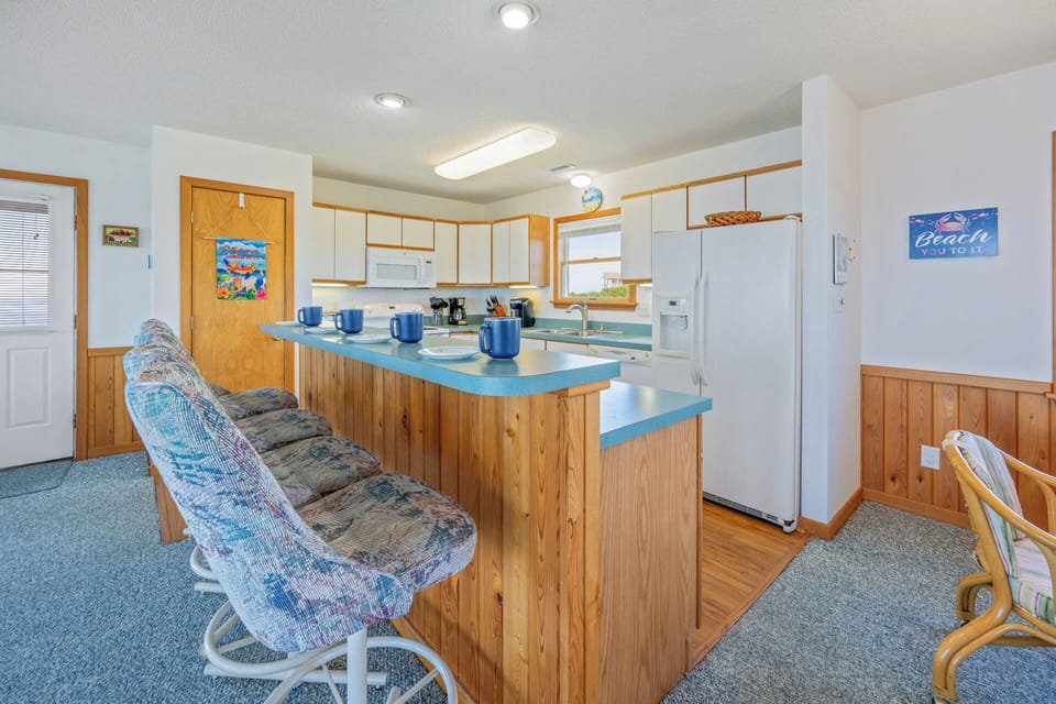 Surf or Sound Realty - 189 - Hatteras Blast - Kitchen -2