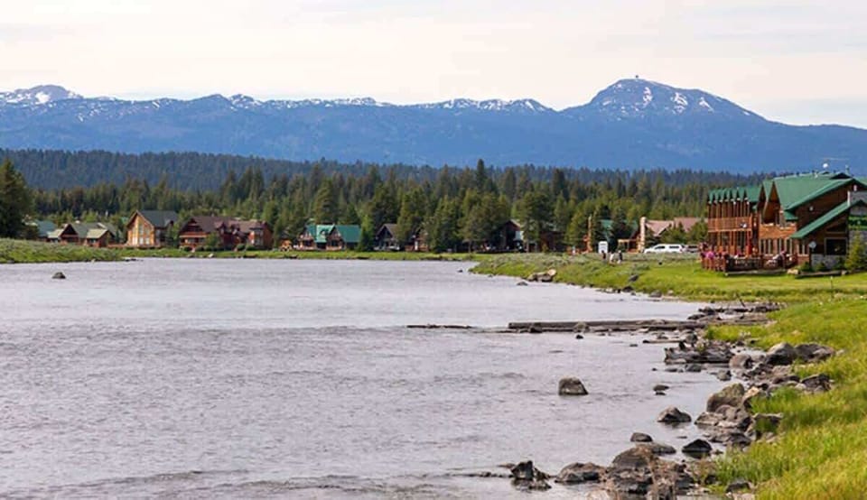 Beautiful nature to explore nearby.