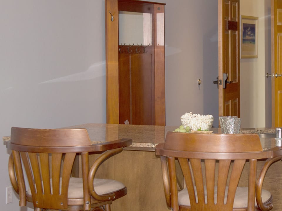 Breakfast bar area