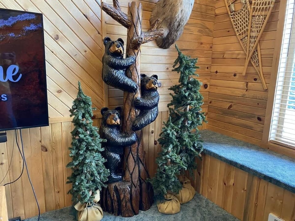 Bear decor placed throughout the cabin.
