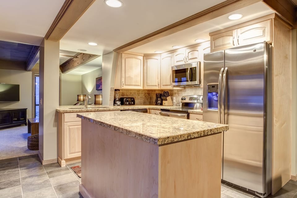 1120-Empire-Ave-Unit-A-Kitchen-1