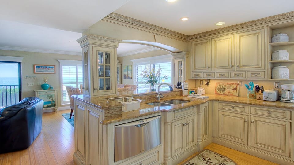 Large Updated Kitchen 