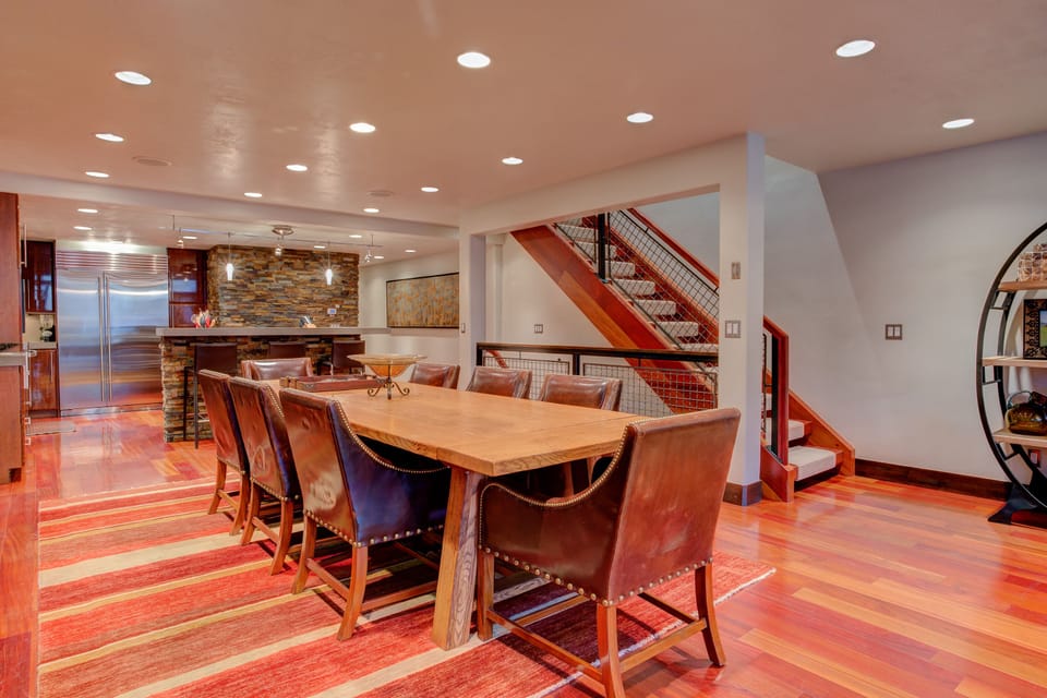 dv605-dining-2