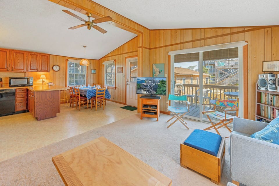 Surf or Sound Realty - 77 - Hush Puppy Drum - Great Room -5