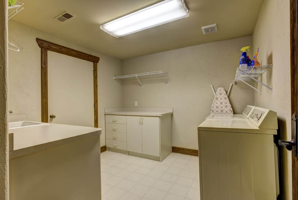7650-sterling-drive-laundry-room