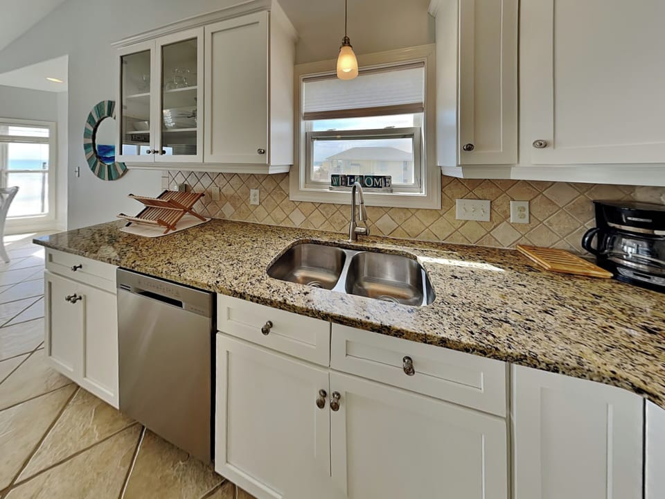 Full Size Kitchen
