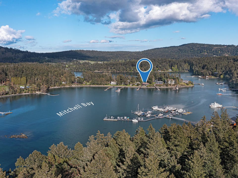 Hoeppner's Vista is located in Mitchell Bay across from Snug Harbor.