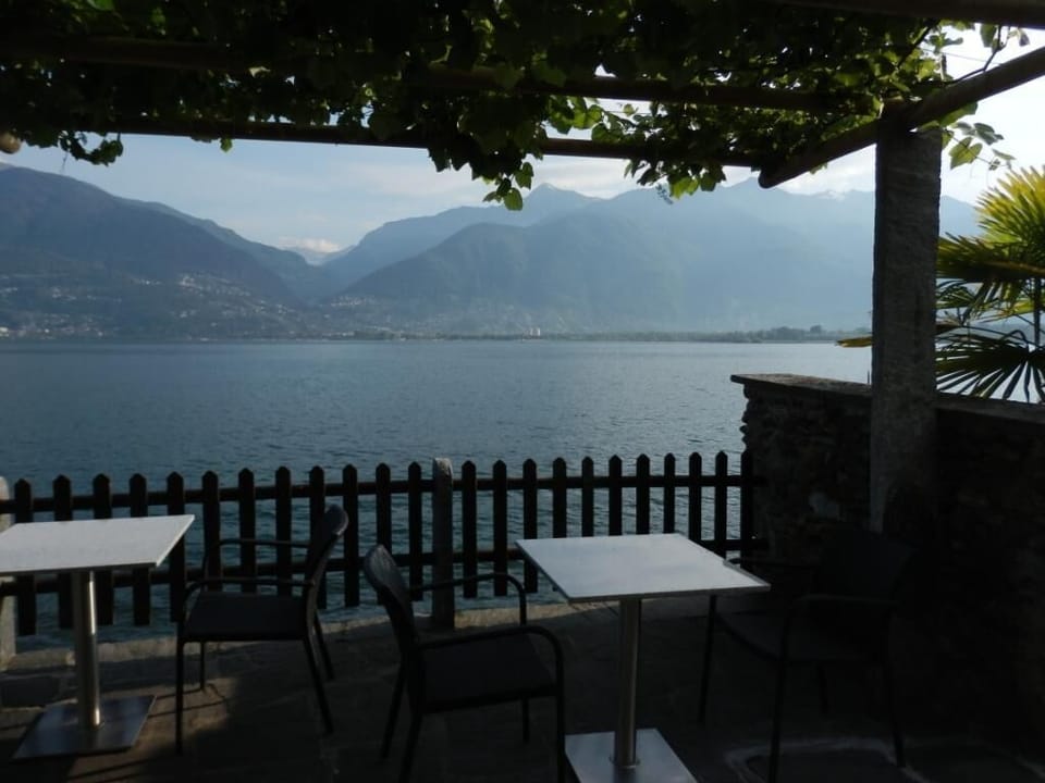 Pergola directly at the lake with beautiful view of Lake Maggiore 