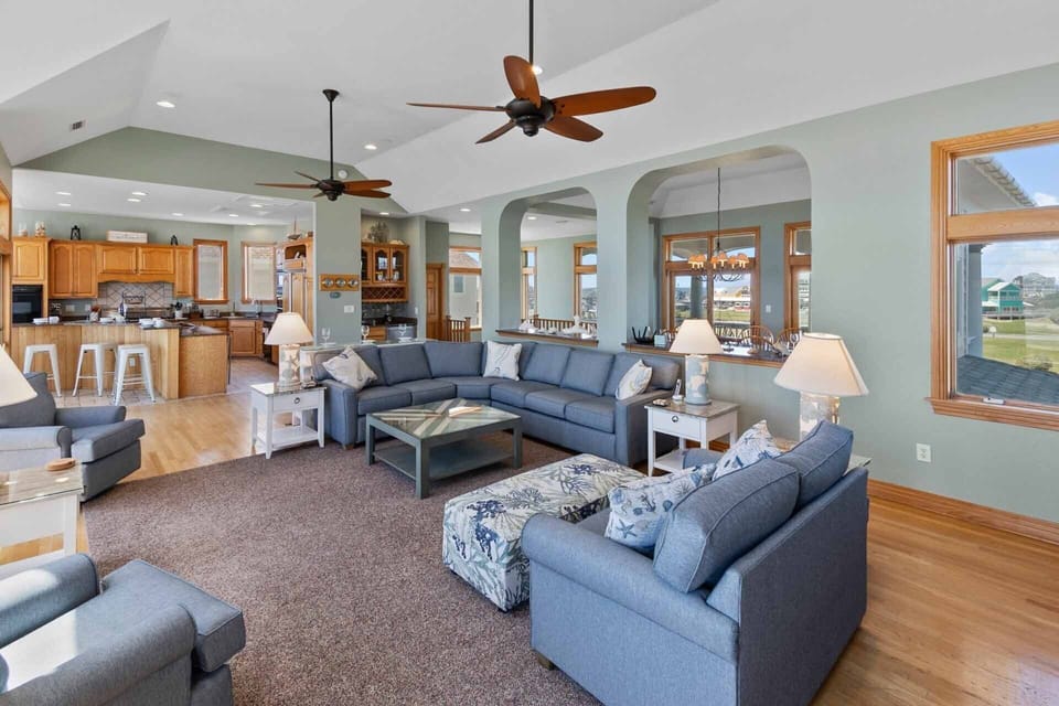 Surf-or-Sound-Realty-215-Usquaebach-Great-Room-2