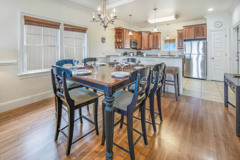 Surf or Sound Realty - 719 - Never Forgotten - Dining Area -3