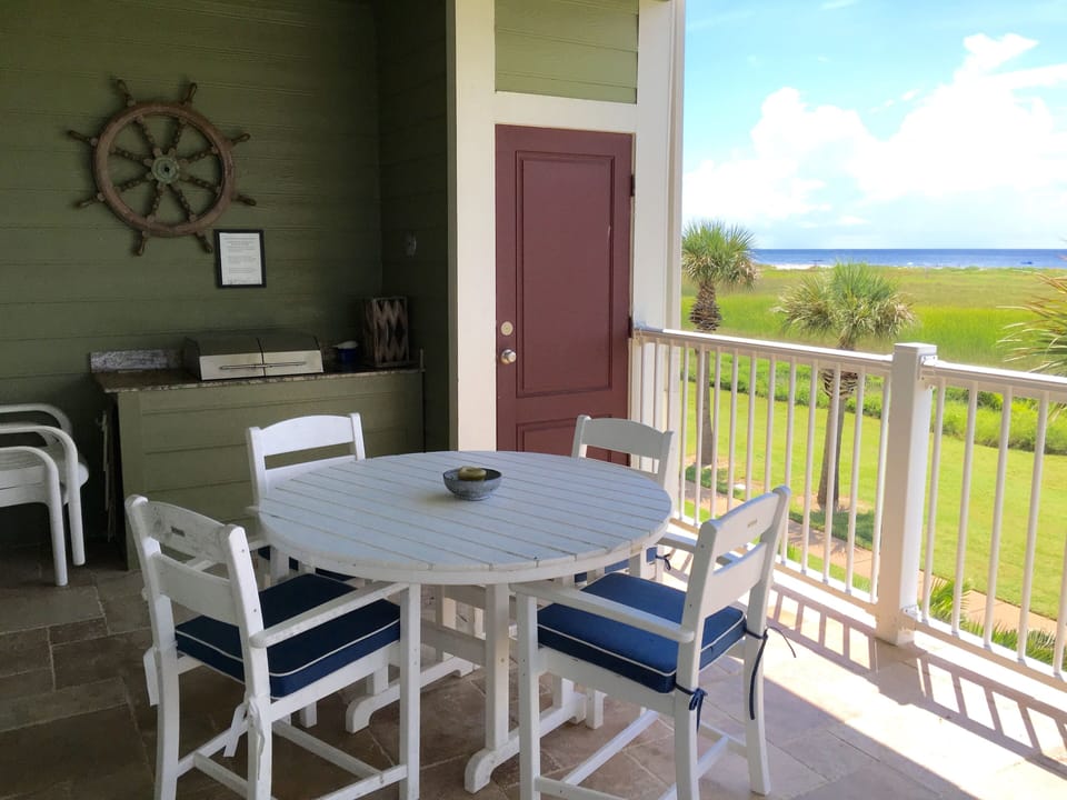Outdoor dining area
~ Pointe West Vacation ~