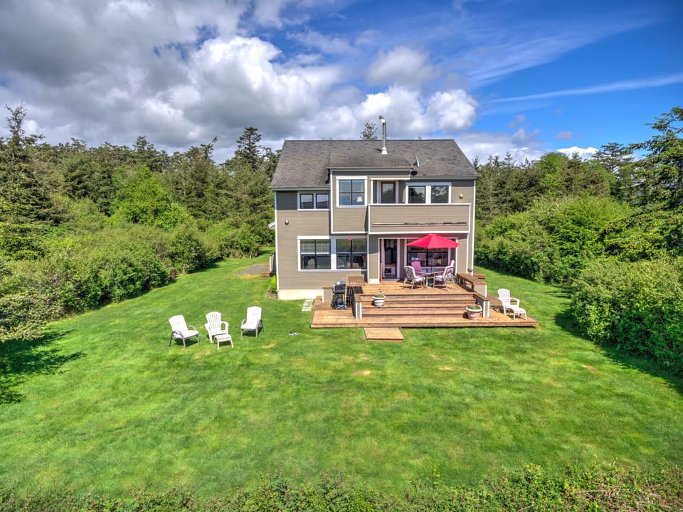 Enjoy lawn games in this spacious area.