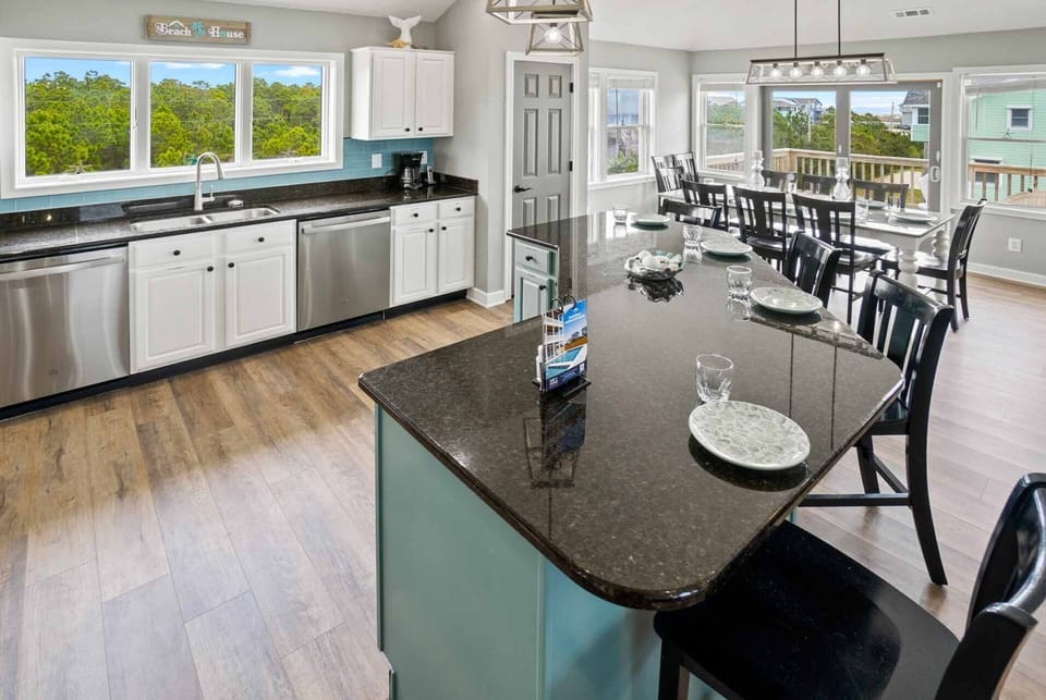 Surf-or-Sound-Realty-300-Dancing-Dunes-Kitchen-2