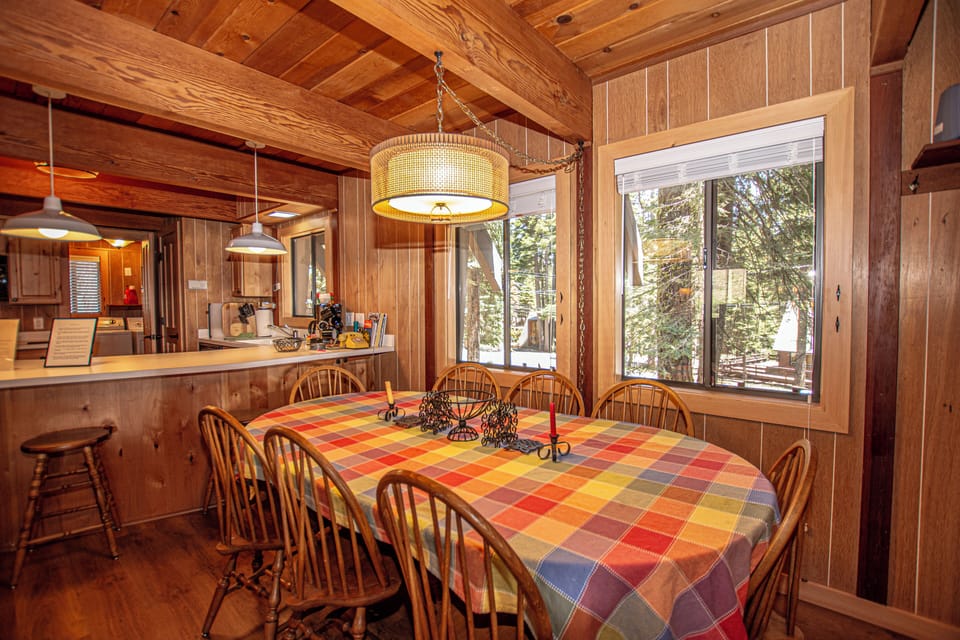 Das Berghaus - Dining Area