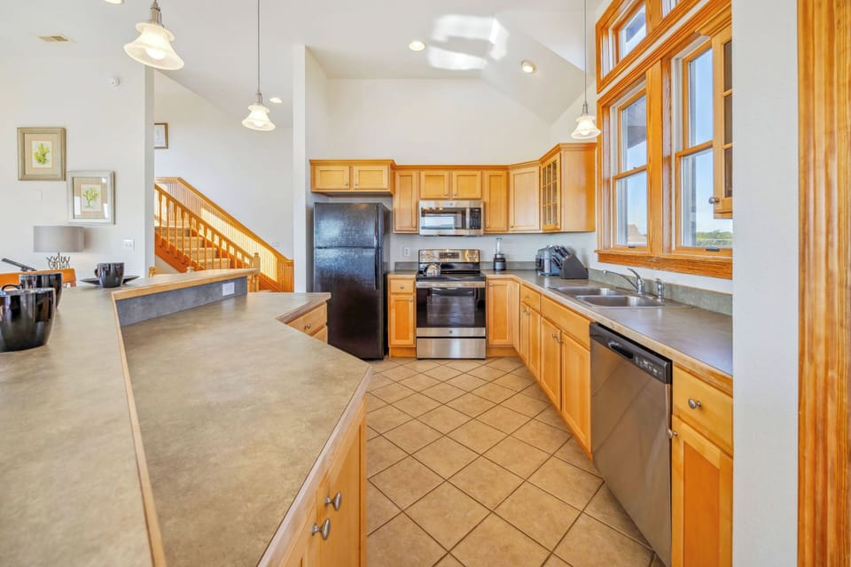 Surf or Sound Realty - 573 - Lou's Retreat - Kitchen -1