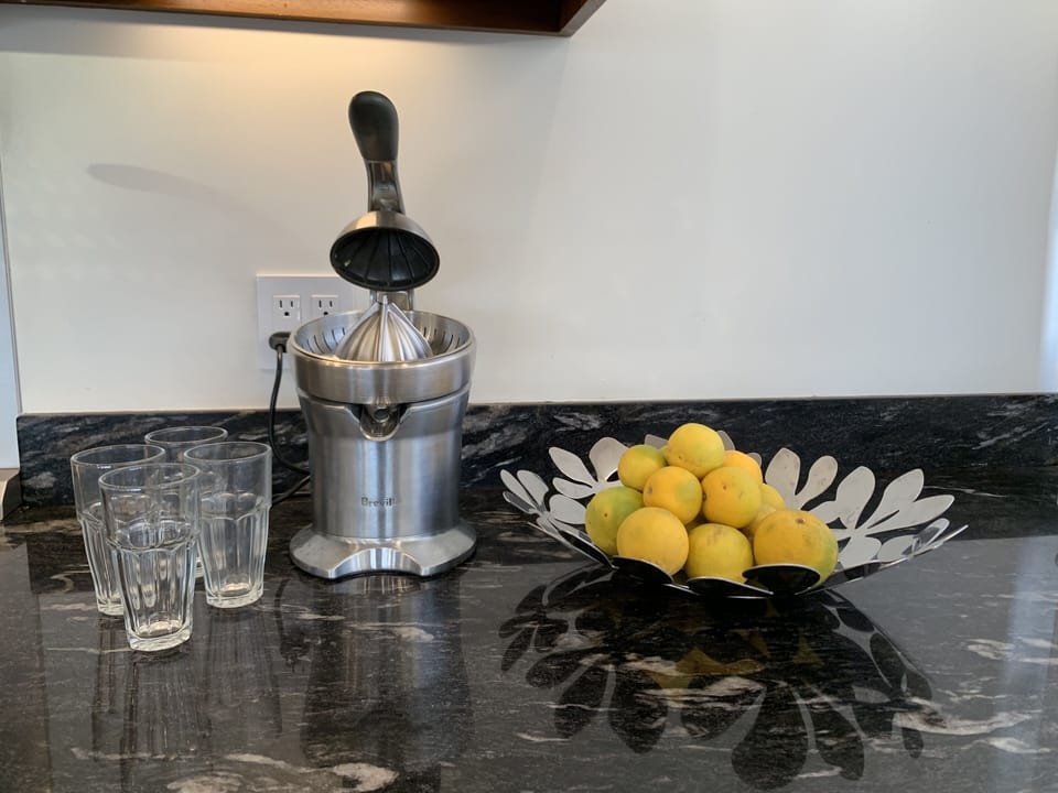 Juicer, Waffle Maker, Toaster, Nespresso, Coffee Machine, Electric Kettle etc.