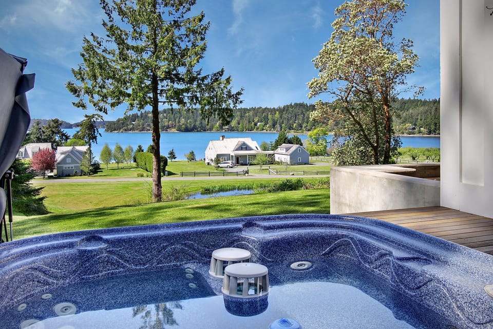 Relax in the hot tub and take in the views of Westcott Bay

(No water access)
