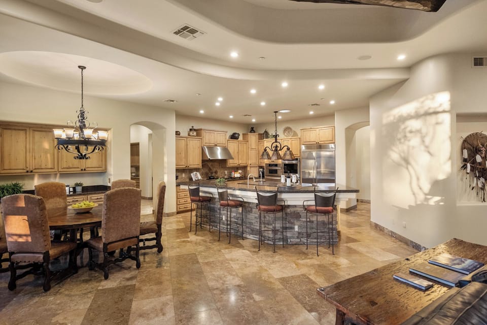 Kitchen Breakfast Area - Kitchen breakfast area seats 6 plus 4 more at the kitchen counter bar