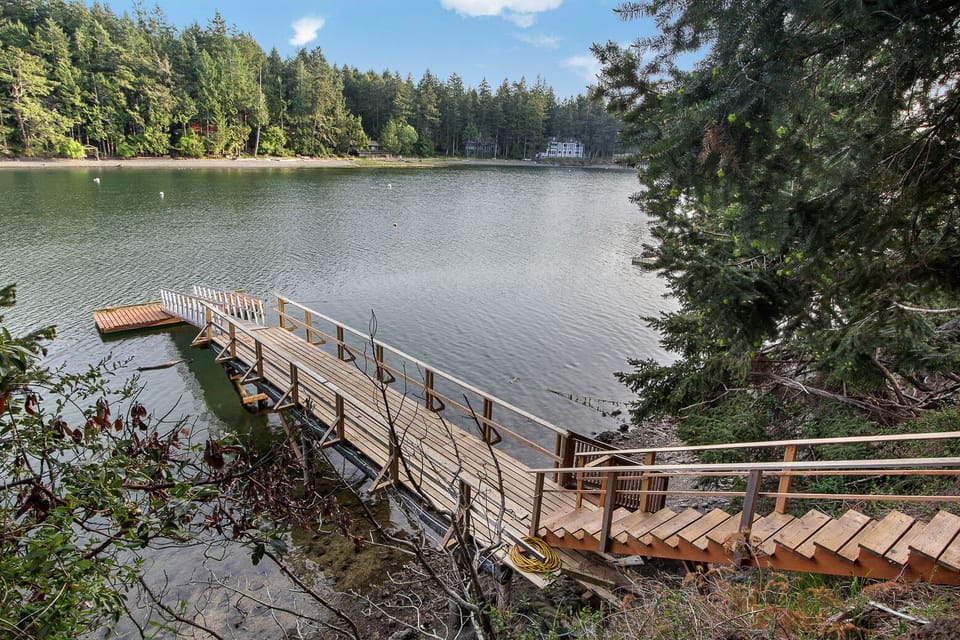 Dock is not suitable for extended boat tie-up due to extreme tides in Neil Bay. One boat per reservation can use the mooring buoy. Please contact our office for dock-use instructions.