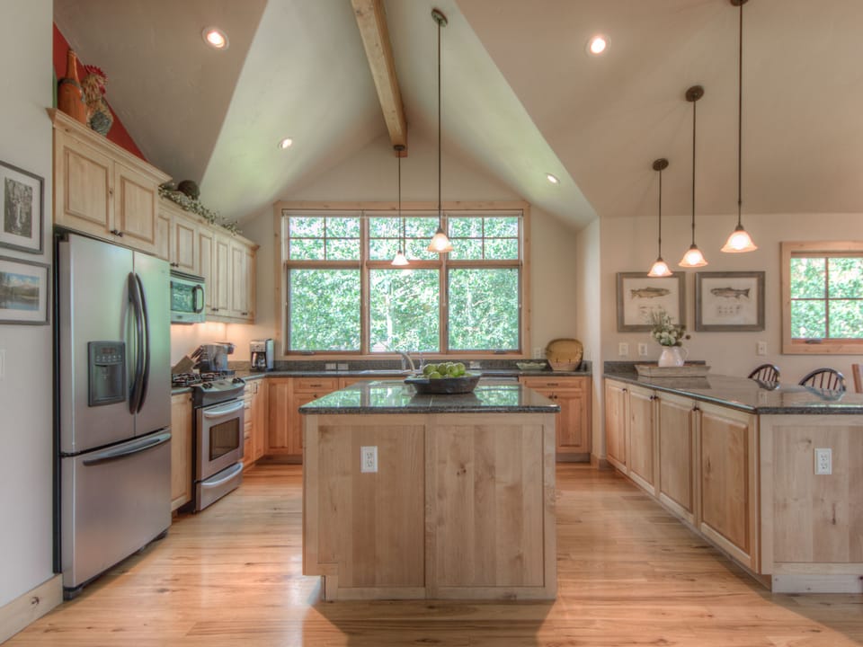 Gourmet kitchen fully stocked 