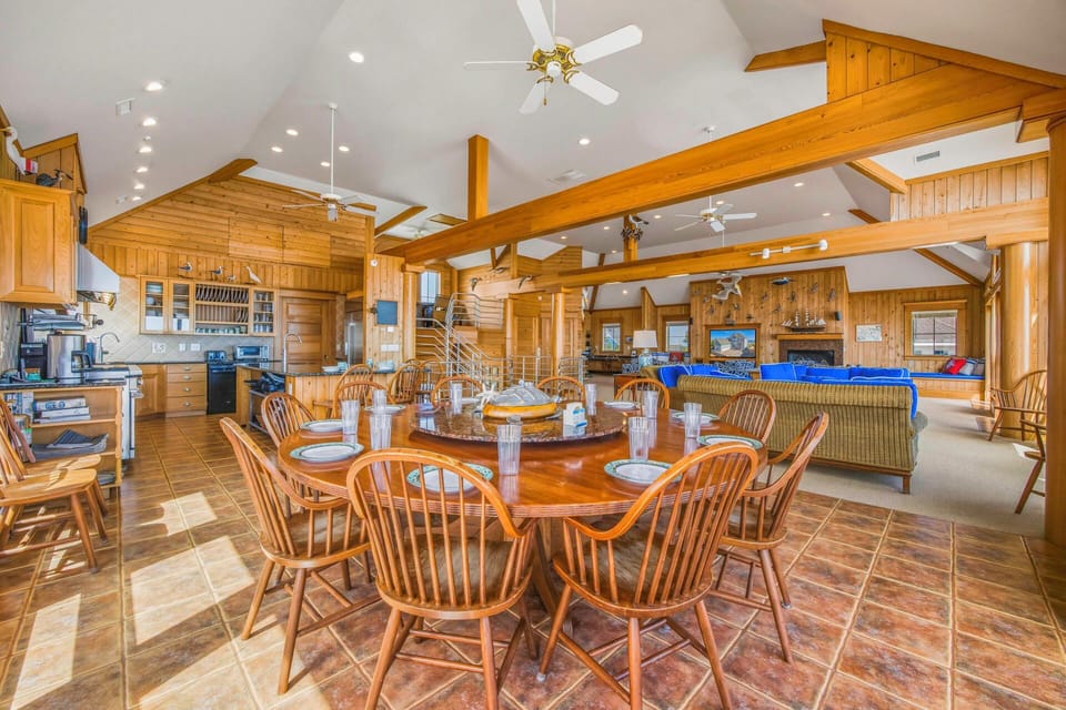 Surf or Sound Realty - 603 - Seven Cousins Cottage - Dining Area -3