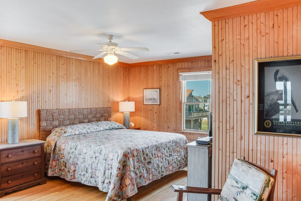 SN22: Fearing Cottage l Top Level Bedroom 7