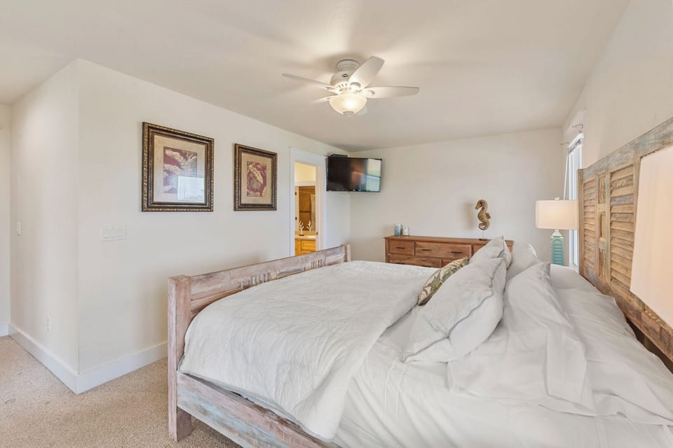 JR101: Avalon | Mid Level Bedroom 4