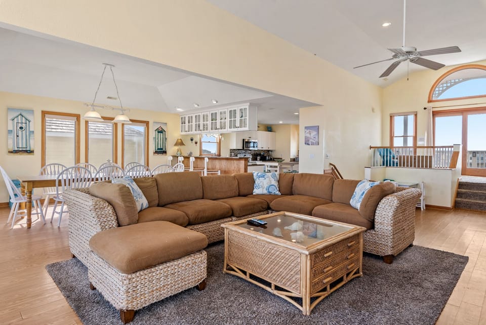 SS67: Make A Wish | Top Level Living Area