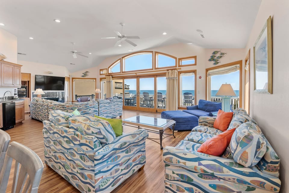 JR12:  Carolina Dream | Top Level Living Area