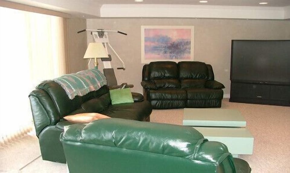 Recreation room on lower level, outdoor access