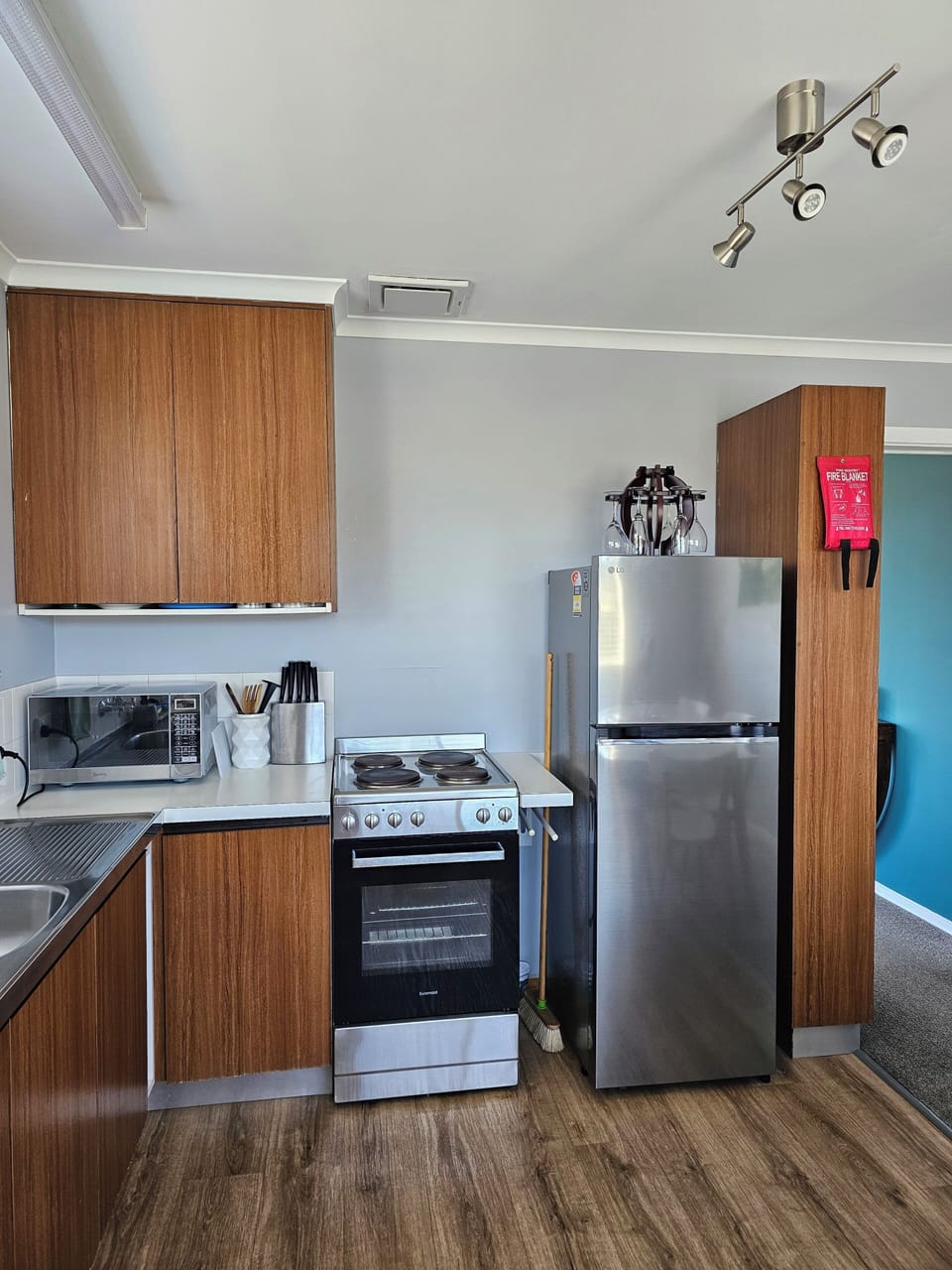 Full size fridge, stove, combined oven/grill and microwave.  Ready to cook