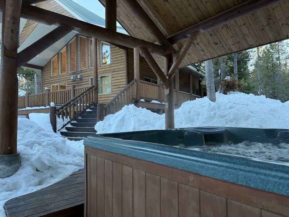 Welcome to Huckleberry Lodge, we look forward to you coming to stay.